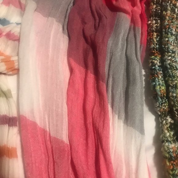 Scarves! - Picture 4 of 7